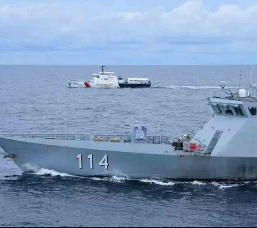 Royal Malaysian Navy littoral mission ship KD Rencong, from the HQ Eastern Fleet at Teluk Sepanggar naval base that oversees the waters off Sabah and Sarawak, taking part in a maritime exercise on security in the South China Sea۔