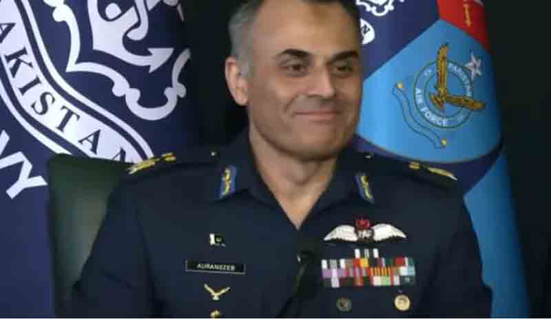 ایئر وائس مارشل اورنگزیب احمد: حالت جنگ میں نیوز بریفنگ کو سٹرٹیجک ہتھیار میں تبدیل کرنے والی شخصیت