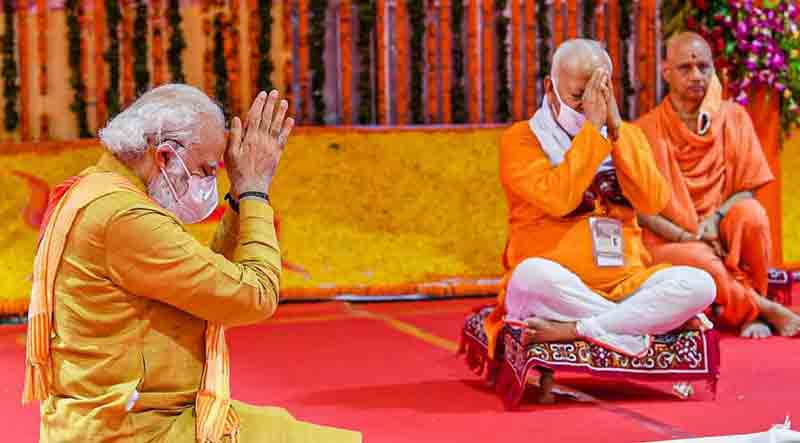 Modi-and-Mohan-Bhagwat-at-ayodhia