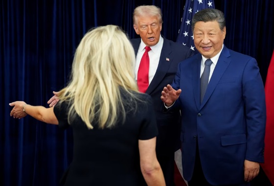 ٹرمپ کی ٹویٹ، شی کی مسکراہٹ — دنیا کے نئے کھیل کی شروعات