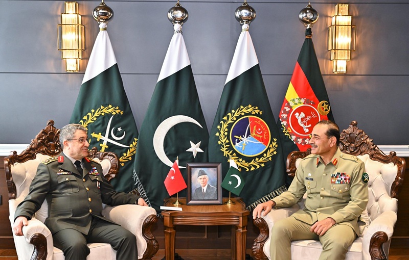 General Selcuk Bayraktaroglu, Chief of the Turkish General Staff, Türkiye, called on Field Marshal Syed Asim Munir, NI (M), HJ, #COAS & CDF of Pakistan at General Headquarters (GHQ) today.
