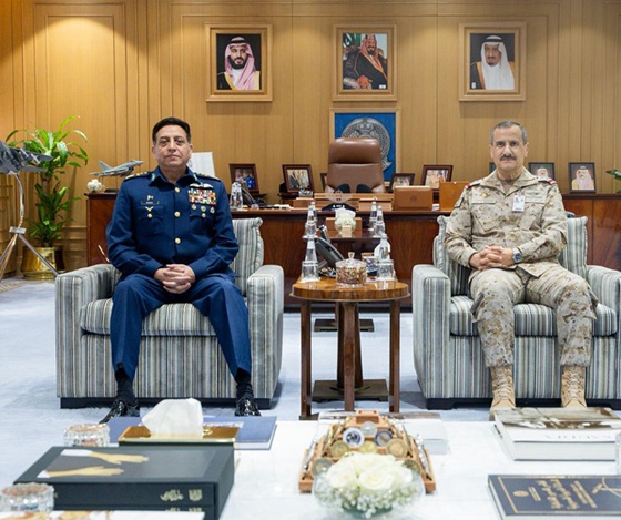 سعودی اور پاکستانی ایئر چیفس کی ملاقات، دفاعی اور فضائی تعاون بڑھانے پر تبادلۂ خیال