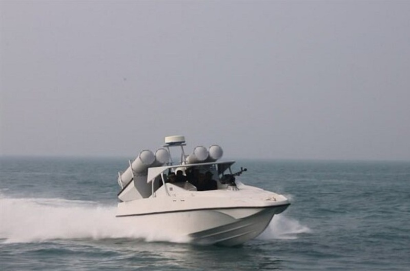 آبنائے ہرمز میں ایران کی ‘اسمارٹ کنٹرول’ بحری مشقیں، امریکی بحری موجودگی عروج پر